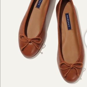 Margaux the demi flats almost new 40